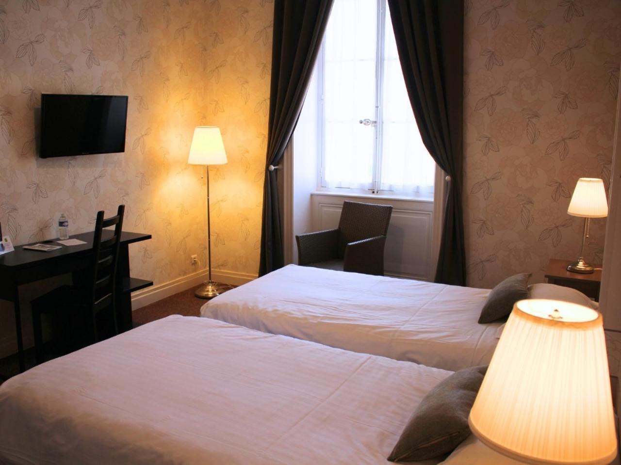 Grand Hotel De Bourbon-Lancy - Spa Et Restaurant - Logis Екстер'єр фото