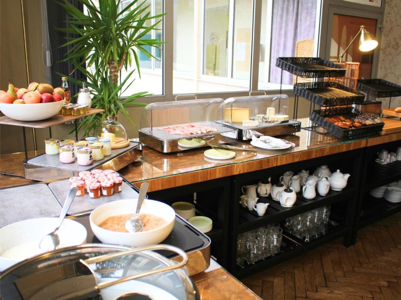 Grand Hotel De Bourbon-Lancy - Spa Et Restaurant - Logis Екстер'єр фото