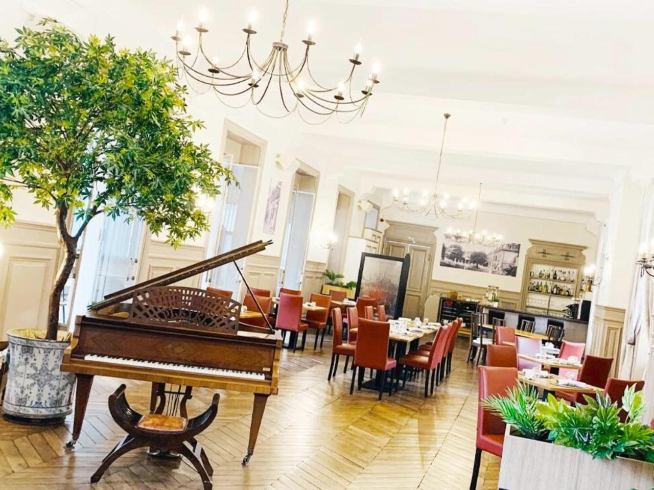 Grand Hotel De Bourbon-Lancy - Spa Et Restaurant - Logis Екстер'єр фото